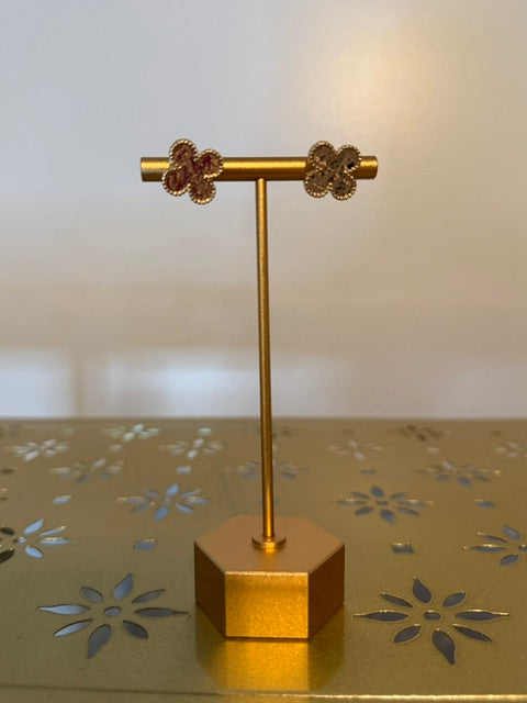 Clover gold stud earrings