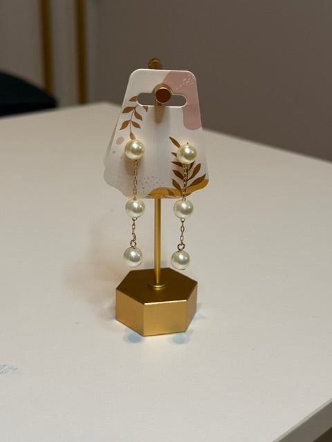 Pearl and gold drop earrings